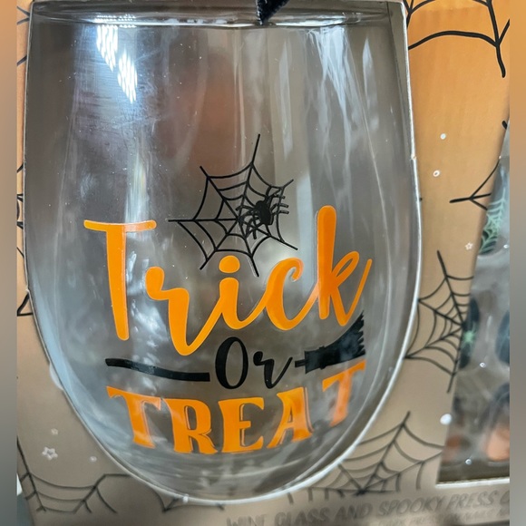 Paris Hilton Wine Glass and Spooky Press On Nail Set Orange and Black NEW in Box - Picture 3 of 8